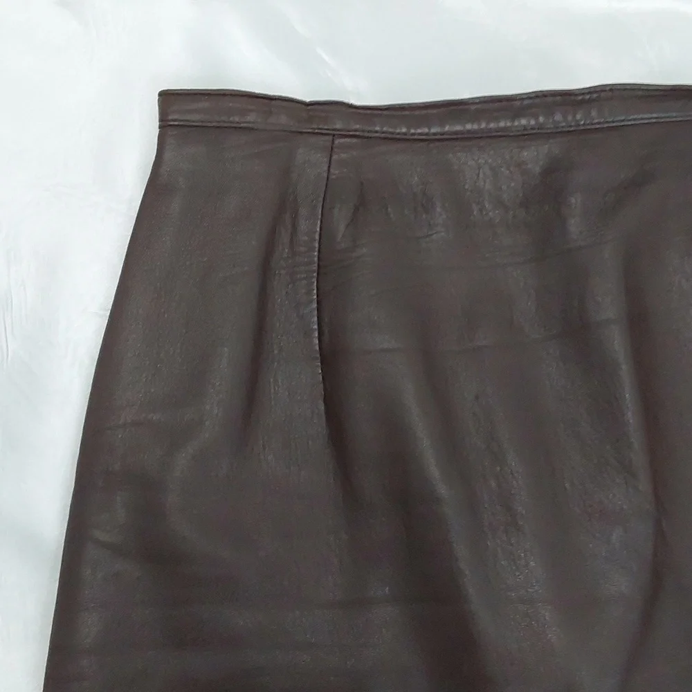 Ann Taylor Leather Mini Skirt Chocolate Brown, Fully Lined, Darted, Size 6 - Picture 4 of 15